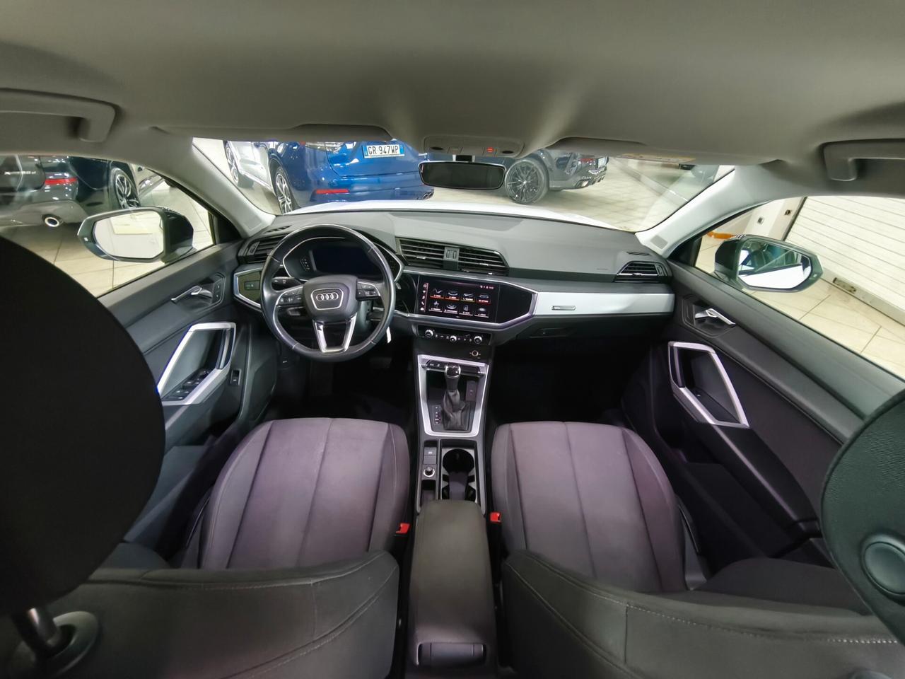 Audi Q3 35 TDI S tronic Business