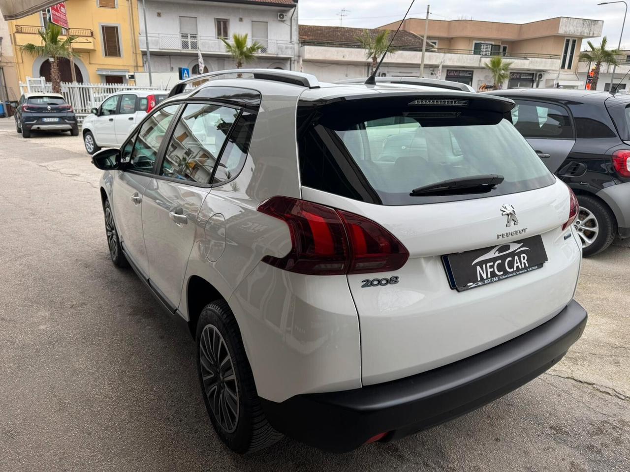 Peugeot 2008 BlueHDi 100 Allure