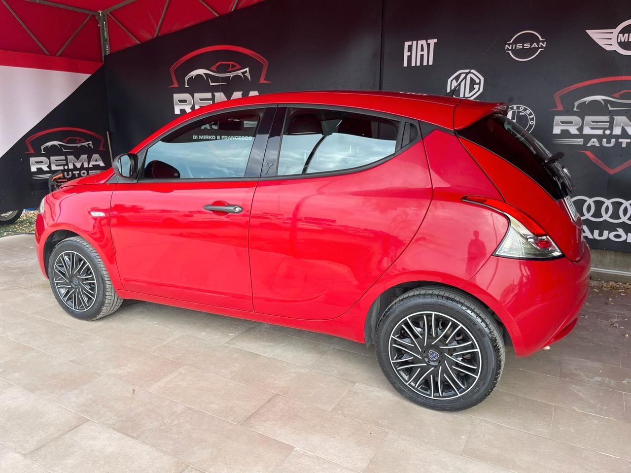 Lancia Ypsilon 1.2 69 CV 5 porte Gold