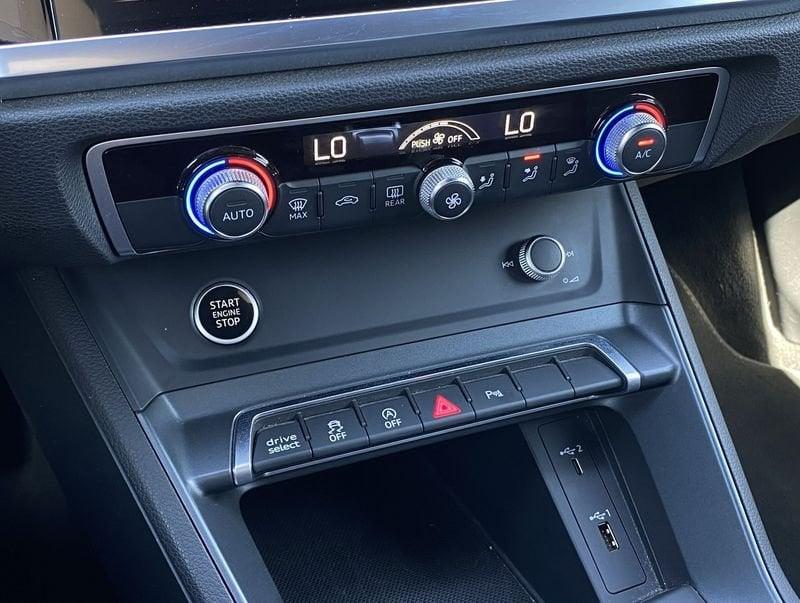 Audi Q3 SPB S Line interno ed esterno 2.0 TDI 200CV S-Tronic quattro 40