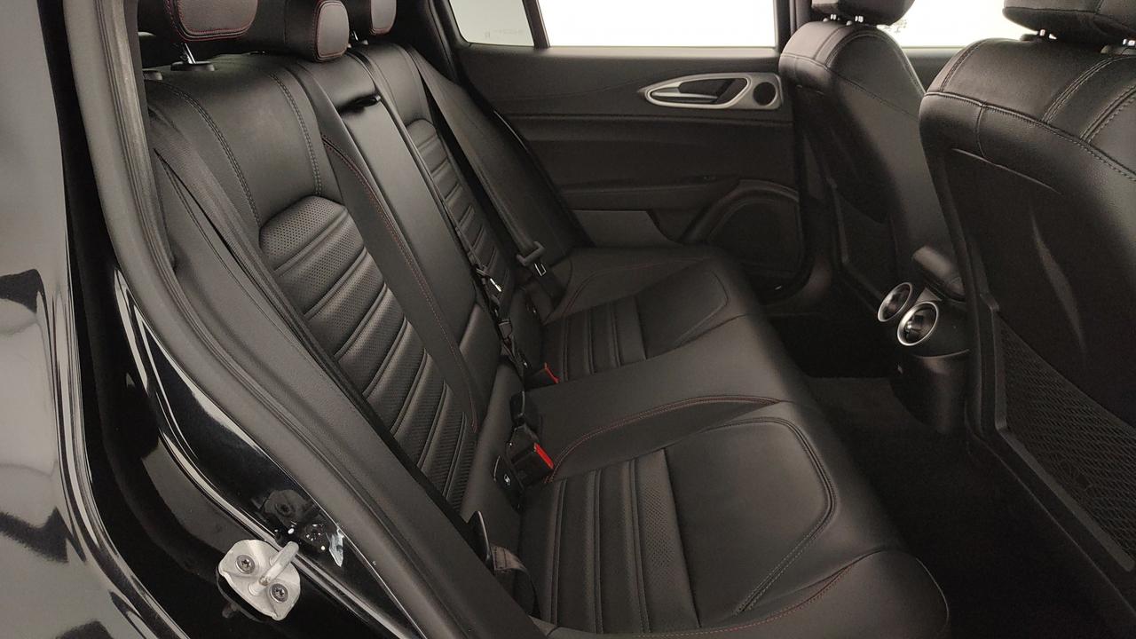ALFA ROMEO Giulia 2.2 t Competizione 160cv auto