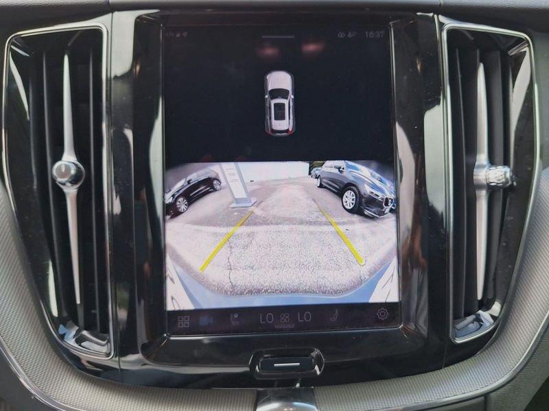 Volvo XC60 B4 197+12 CV Automatica Mild Hybrid Plus Dark