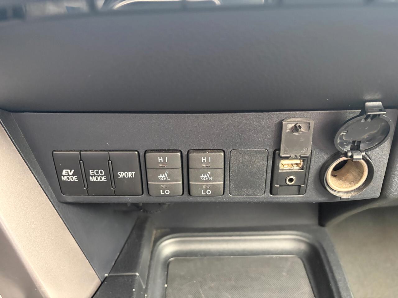 TOYOTA RAV4 2.5 HYBRID 2WD 72.000 KM ANNO 2017