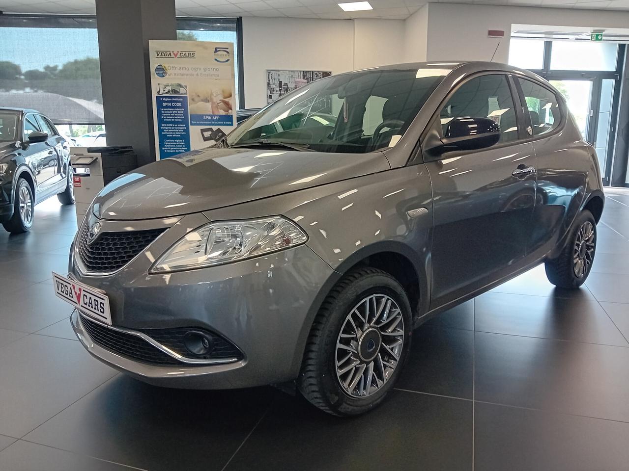 Lancia Ypsilon 0.9 TwinAir 85 CV 5 porte Metano Ecochic Gold REVISIONE BOMB 2029