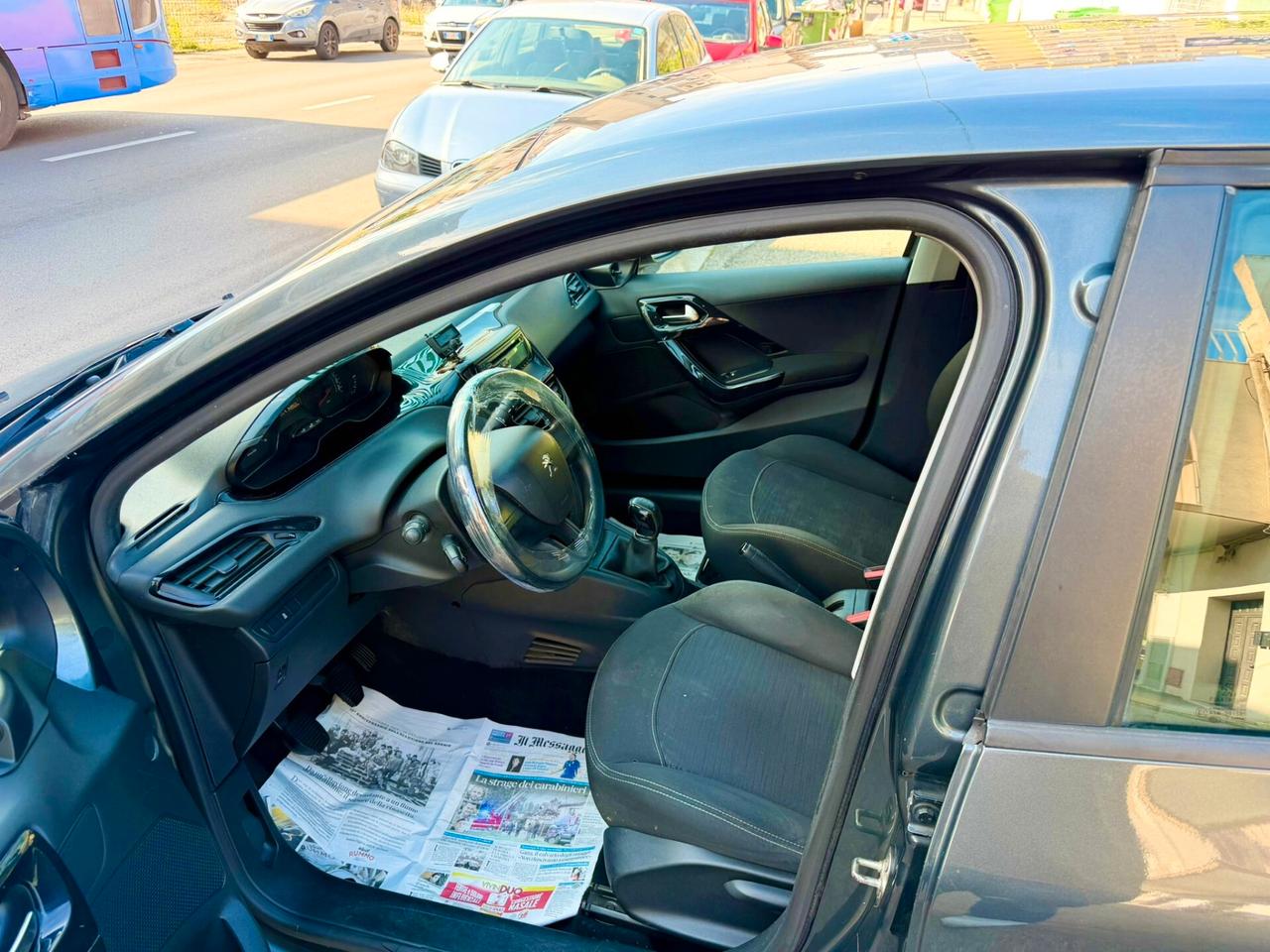 Peugeot 208 1.4 HDi 68 CV 5 porte Allure