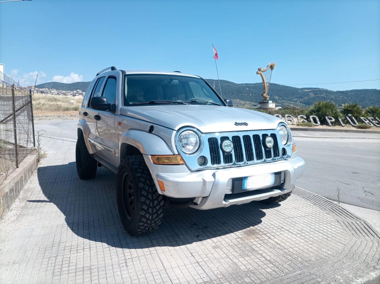 Jeep Cherokee 2.8 CRD