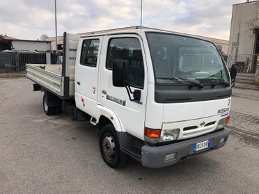 Nissan cubstar 6 posti doppia cabina