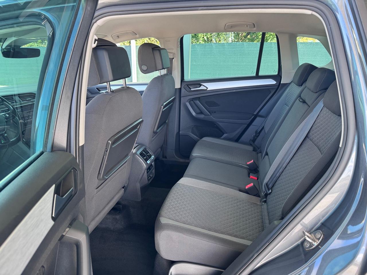 Volkswagen Tiguan 2.0 TDI SCR DSG 4MOTION Business BMT
