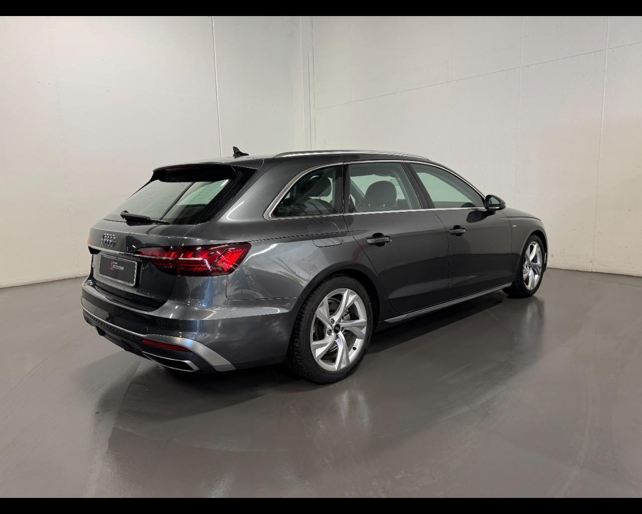 AUDI A4 AVANT 30 TDI S-TRONIC S LINE EDITION