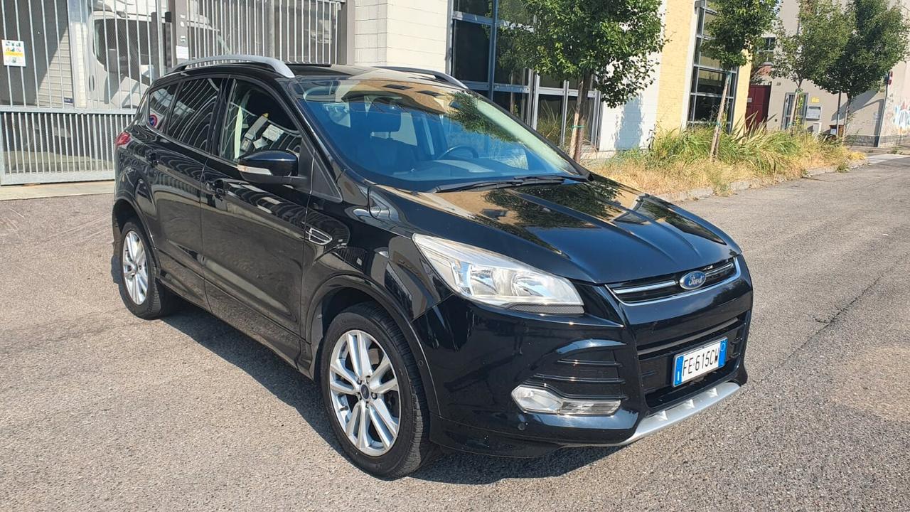 Ford Kuga 2.0 TDCI 150CV 4WD Powershift Titanium x