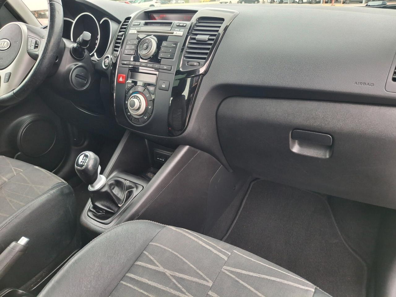 Kia Venga 1.6 CRDi-TETTO PANORAMICO APRIBILE-