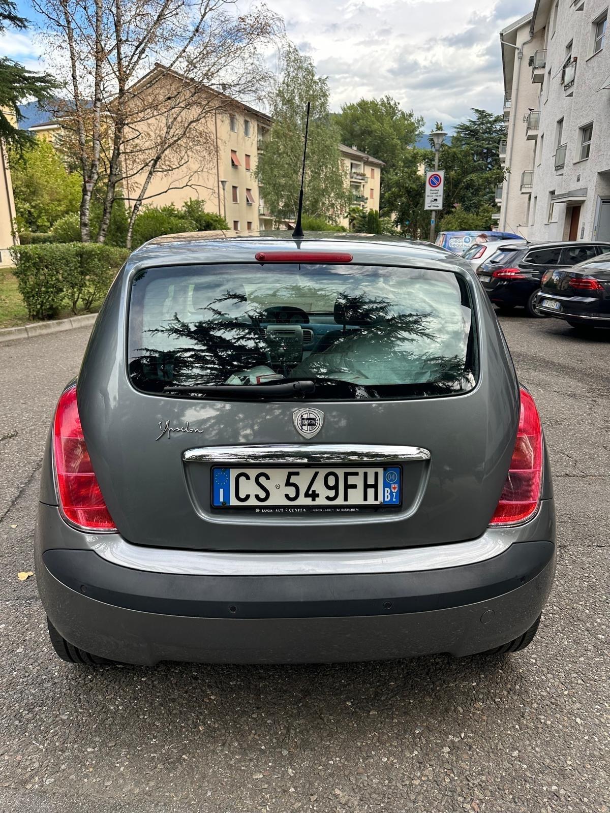 Lancia Ypsilon 1.4 16V Platino NEOPATENTATI