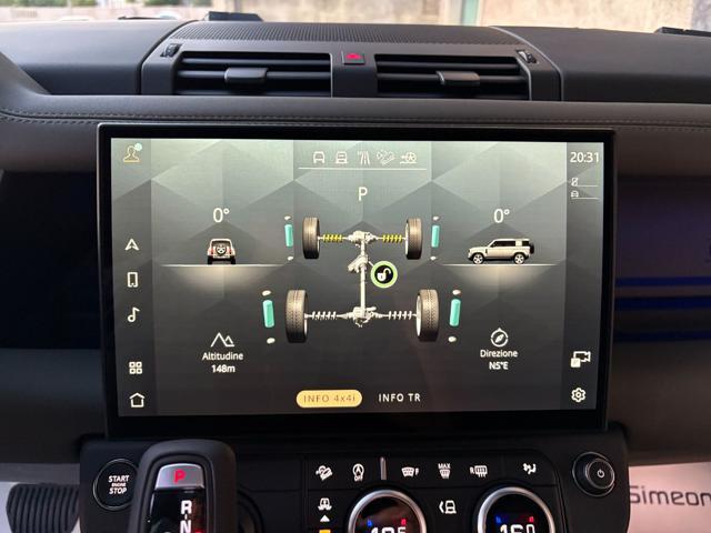 LAND ROVER Defender 110 3.0D I6 200 CV AWD Auto X-Dynamic SE TETTO PAN