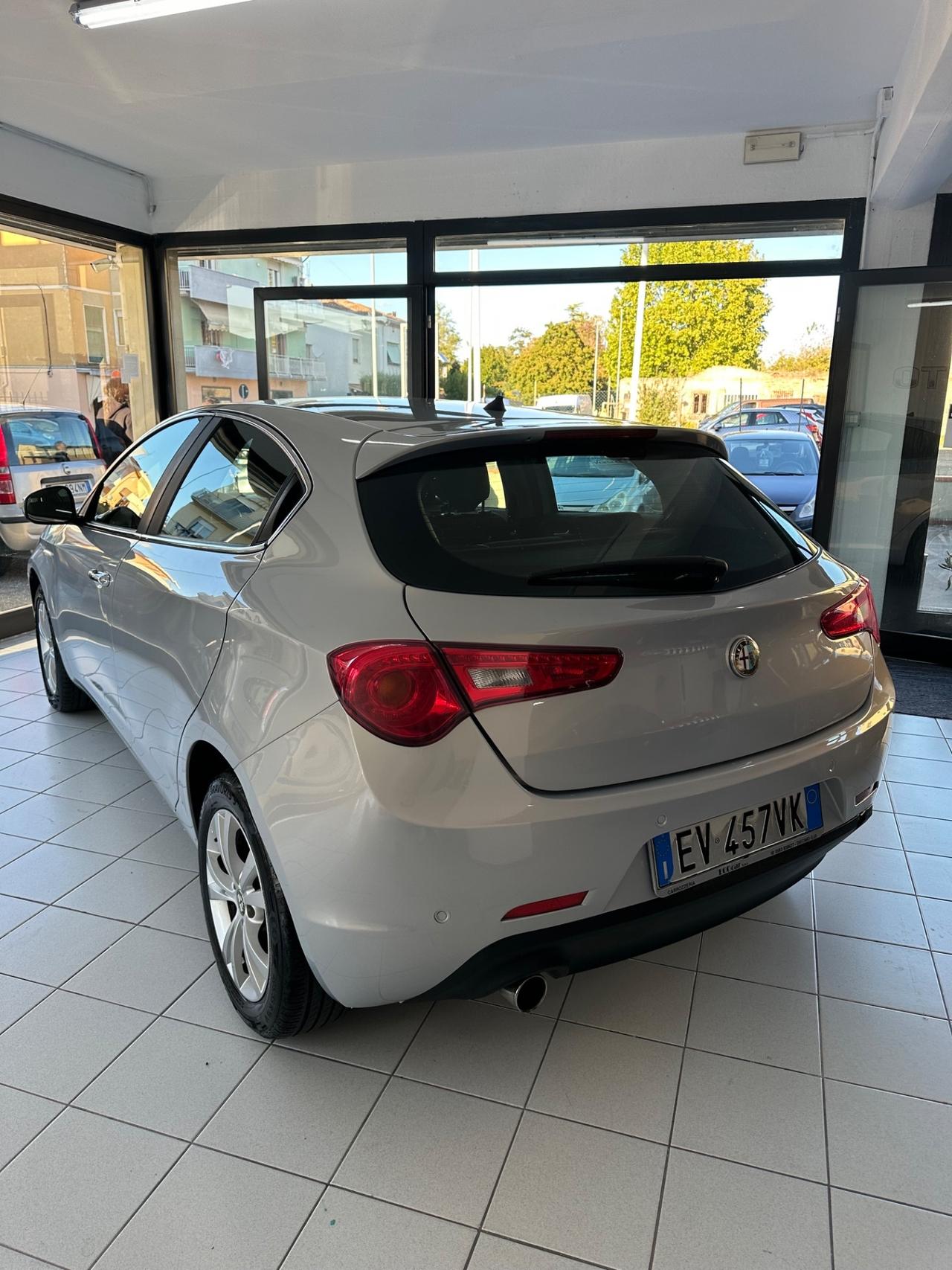 Alfa Romeo Giulietta 1.6 JTDm-2 105 CV Exclusive