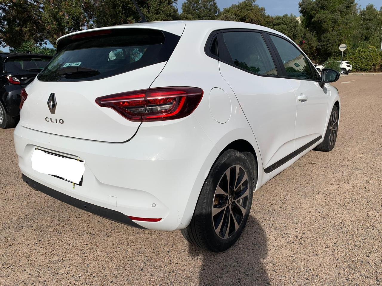 Renault Clio 2023 garantita 12 MESI