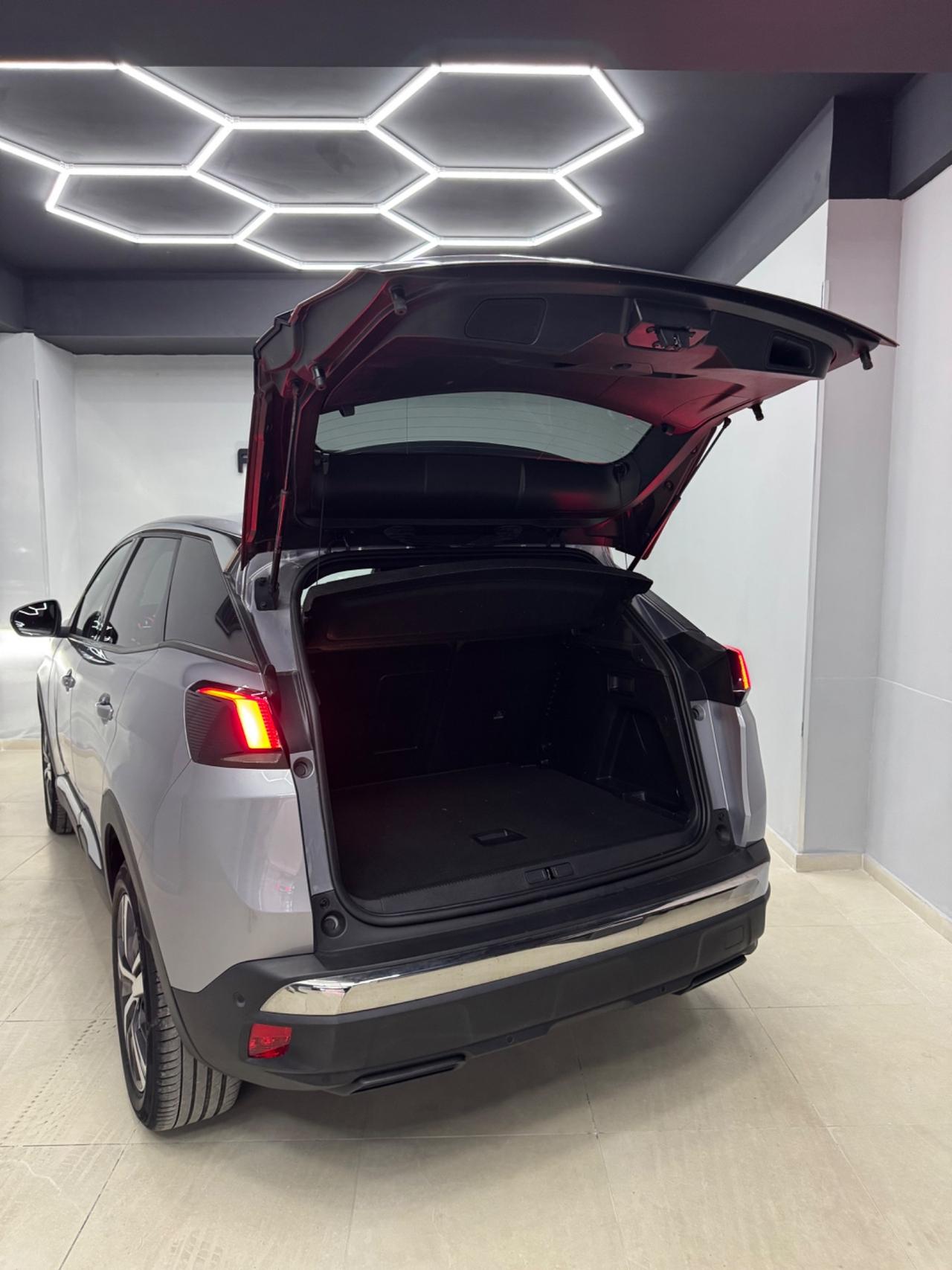 Peugeot 3008 BlueHDi 130 S&S EAT8 Allure