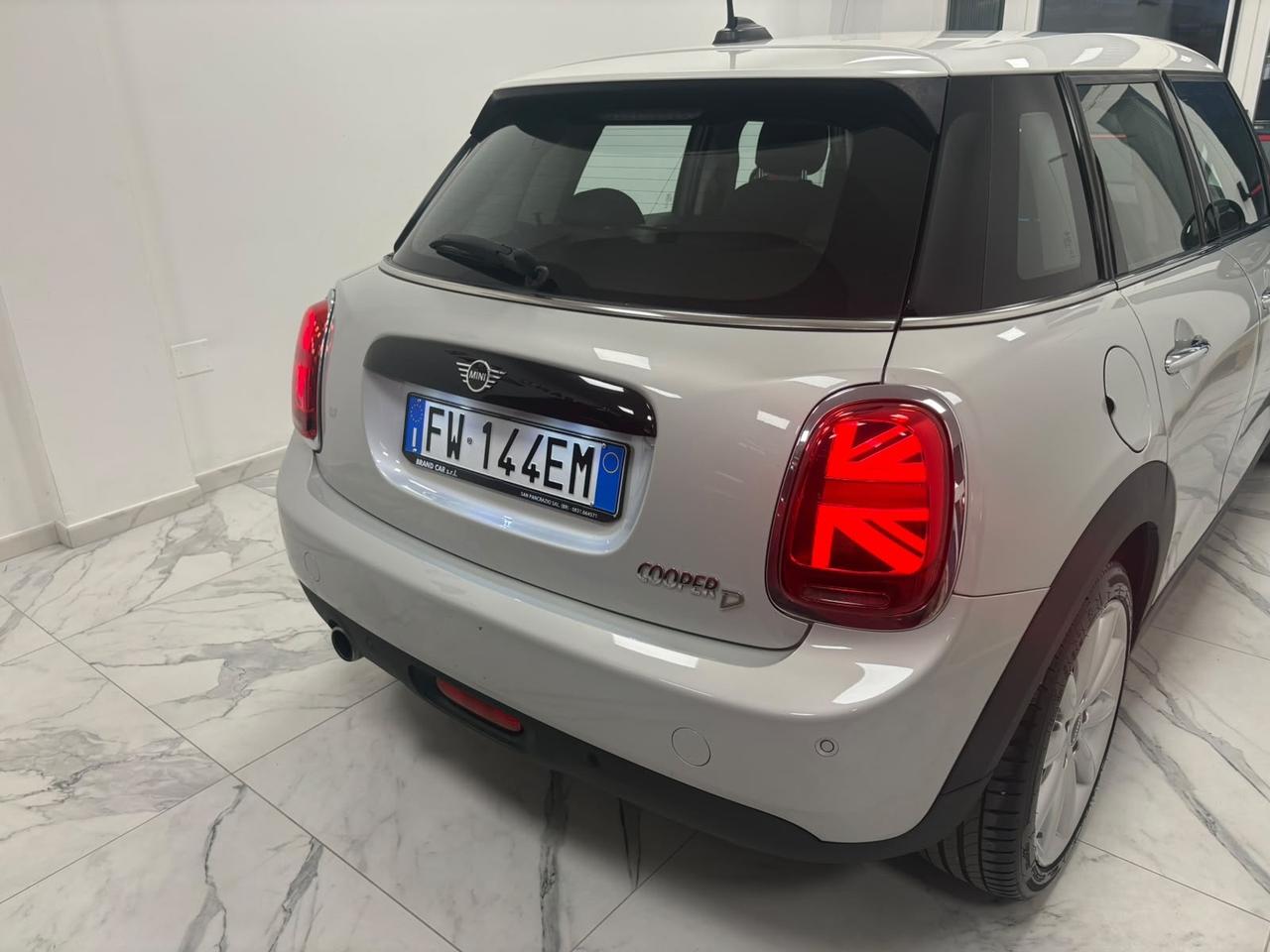 Mini Cooper 1500 D Baker Street Unipro 2019