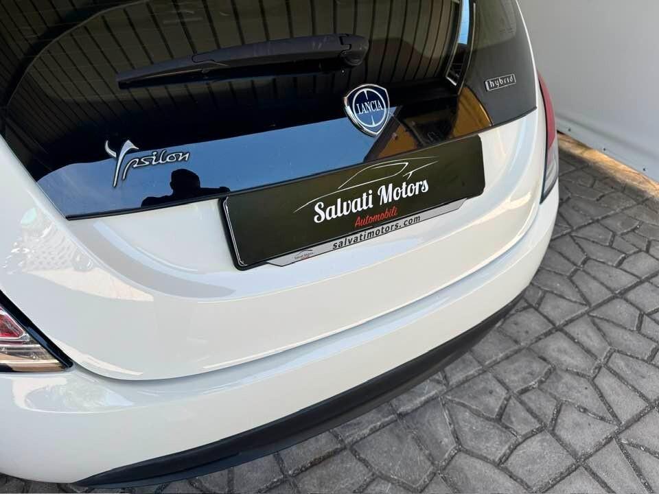 Lancia Ypsilon 1.0 FireFly 5 porte S&S Hybrid Silver