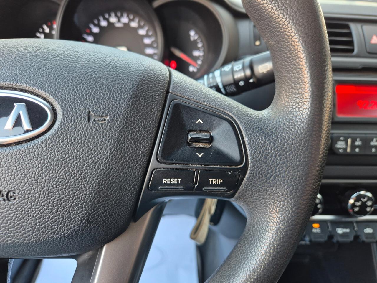 Kia Rio 1.1 CRDi WGT 5p. LX UNIPRO 22