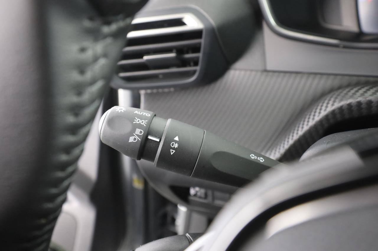 PEUGEOT 2008 2ª serie 2008 PureTech 100 S&S Allure