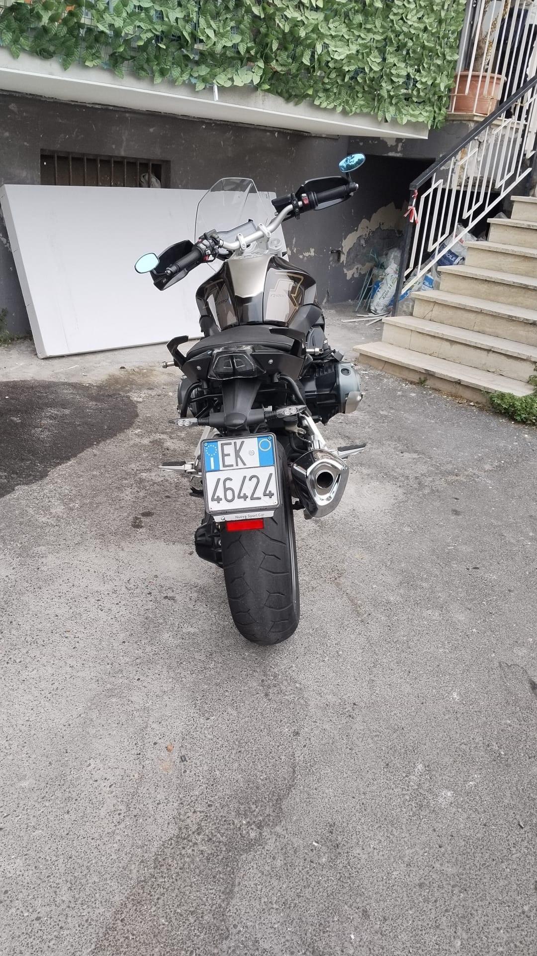 Bmw R 1200 R – 117 CV – 28.221 km – Faretti LED + 3 Bauli