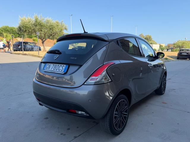 LANCIA Ypsilon GOLD+NAVI CARPLAY+SENSORI+LED