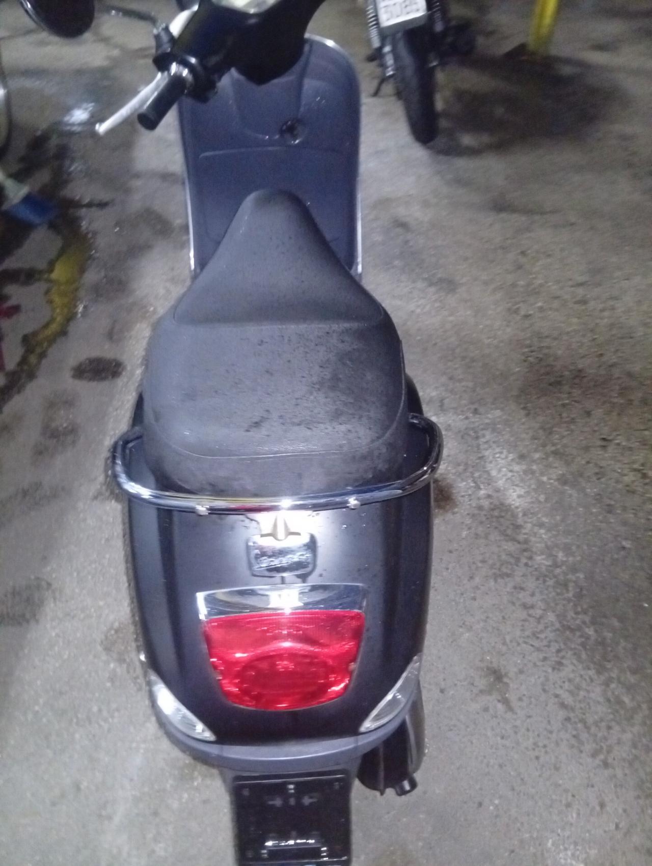 Piaggio Vespa 50 LX 4T
