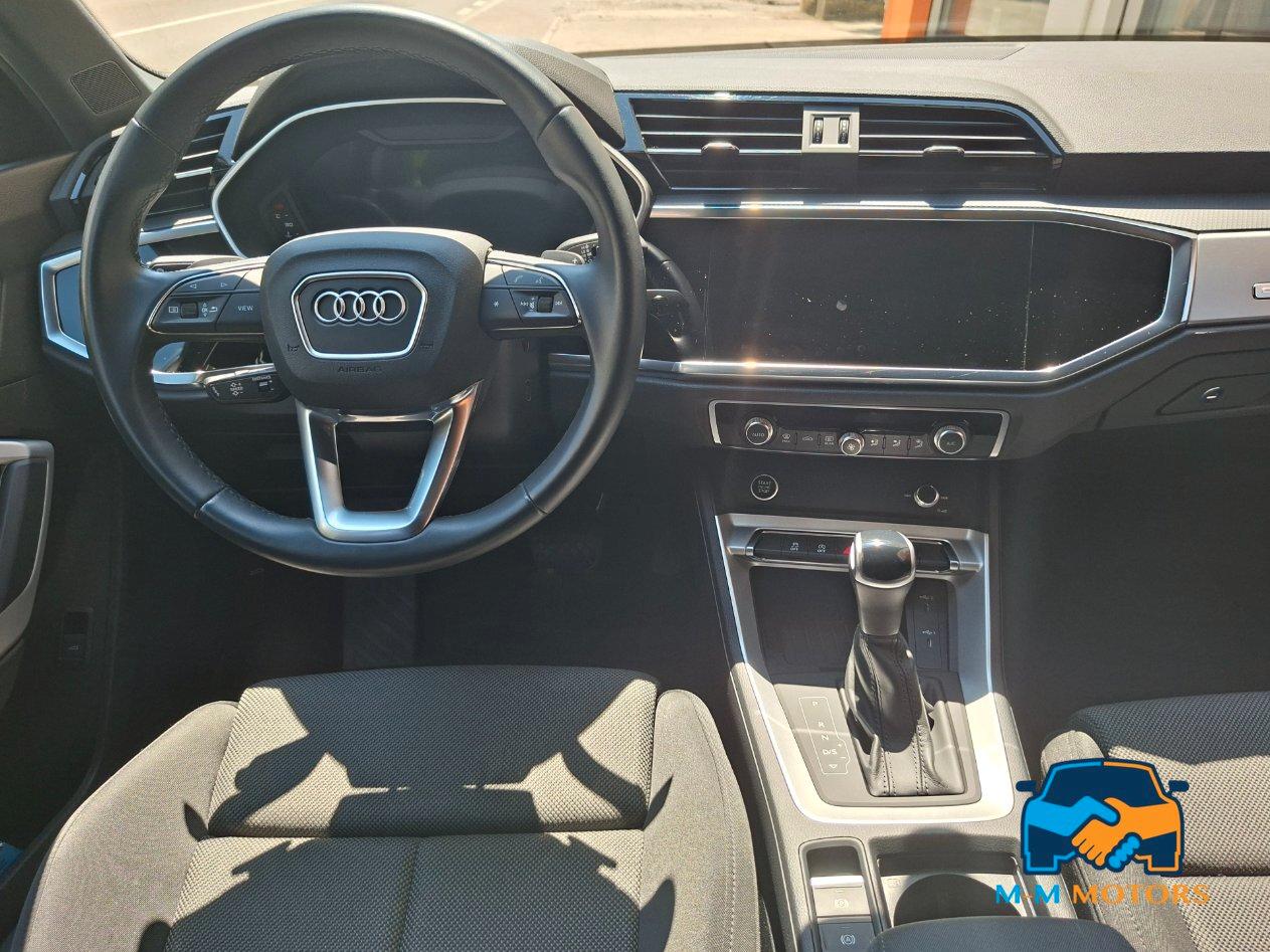 Audi Q3 40 2.0 tfsi Identity Black quattro s-line