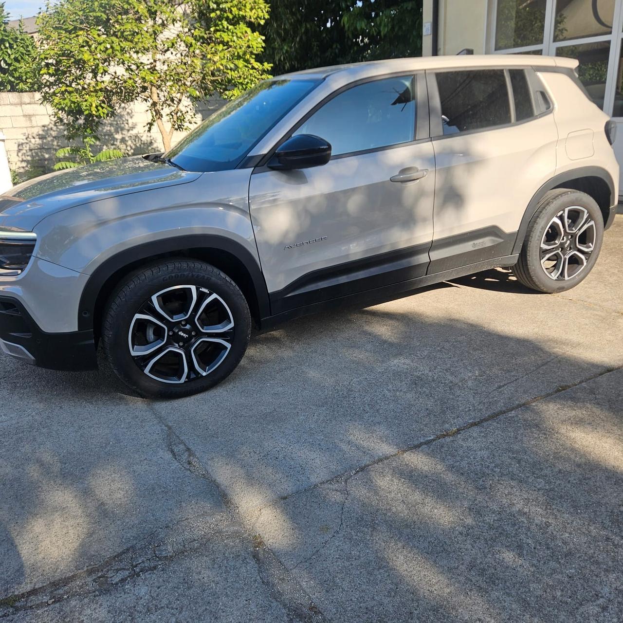 Jeep Avenger 1.2 Turbo 100 CV Summit 2025