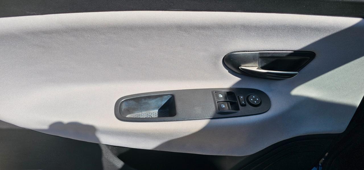 Lancia Ypsilon 1.3 MJT 16V 95 CV 5 porte S&S Gold