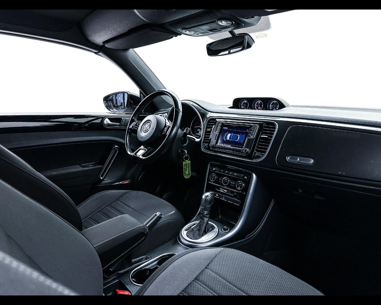 VOLKSWAGEN Maggiolino Cabrio 2.0 TDI DSG 150 CV R-LINE