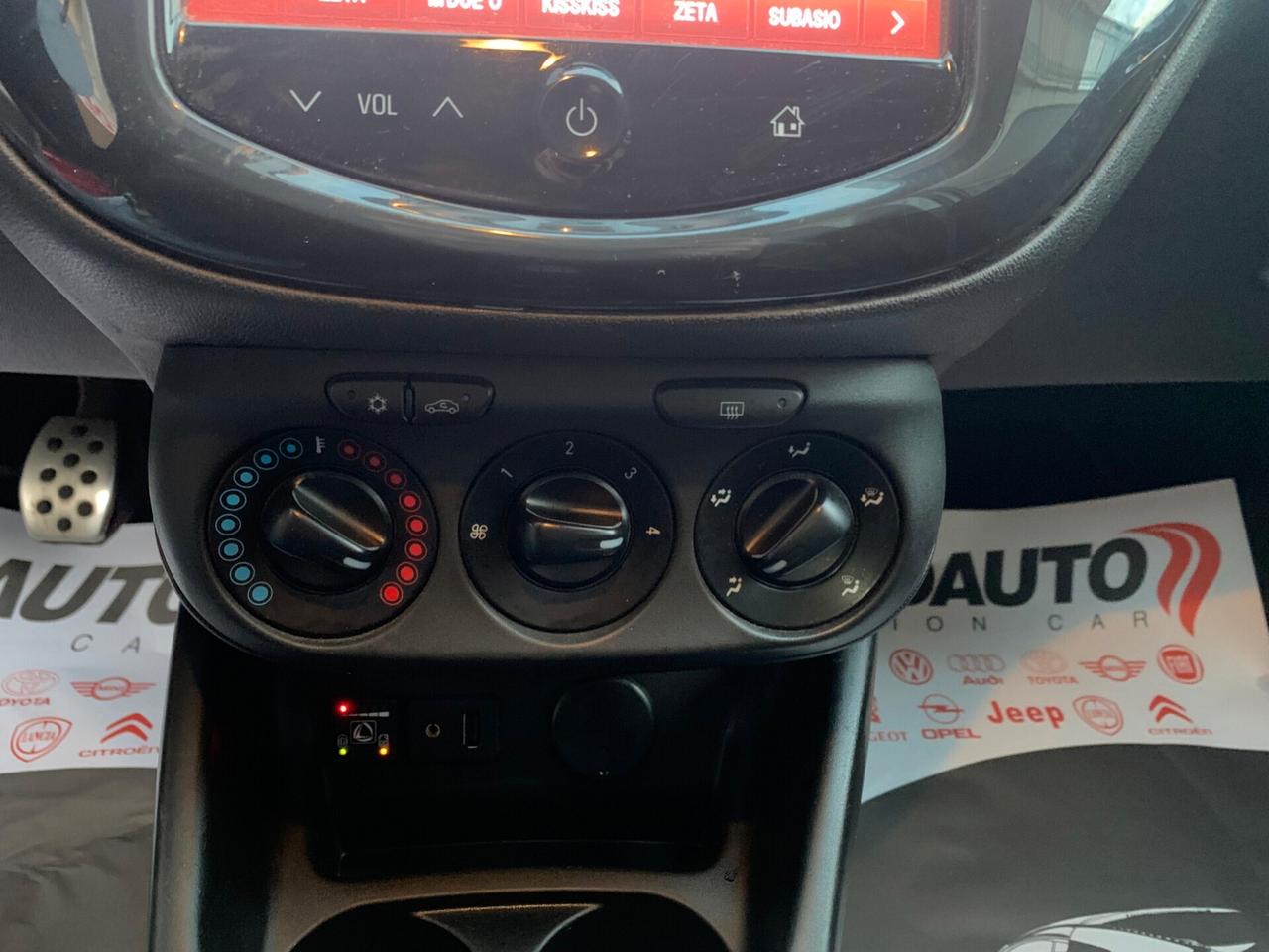 Opel Corsa 1.2 5 porte b-Color