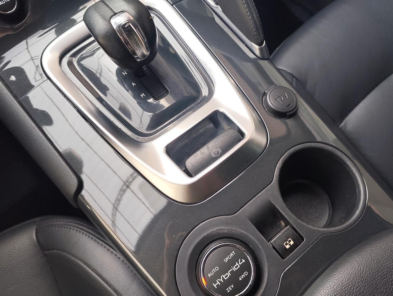 Peugeot 3008 HYbrid4 163cv 4x4