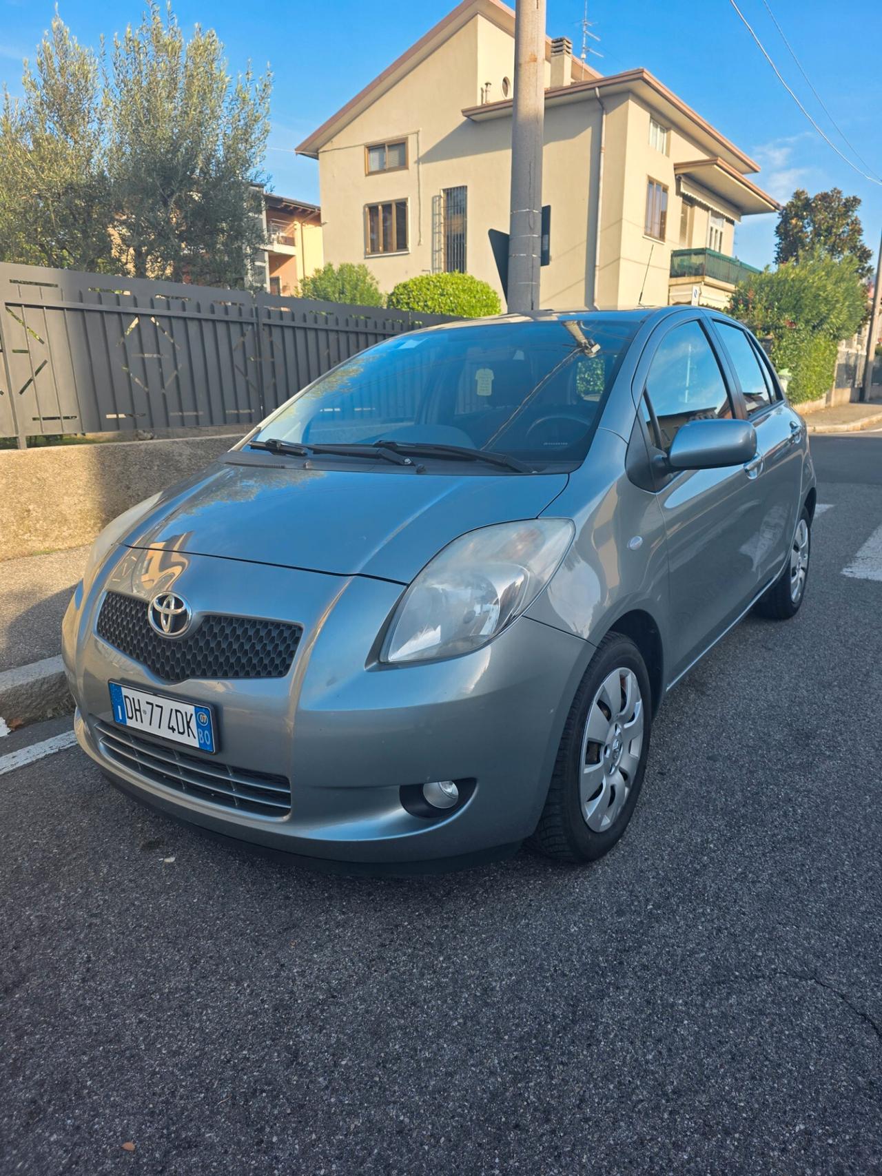 Toyota Yaris 1.0 5 porte OK NEOPATENTATI