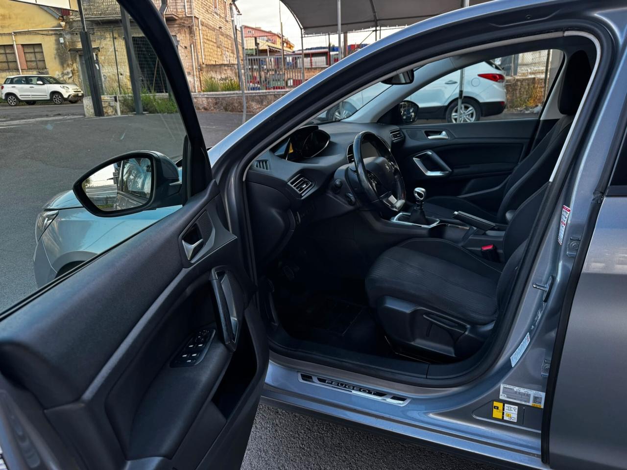 Peugeot 308 1.6 e-HDi 115 CV Stop&Start Active