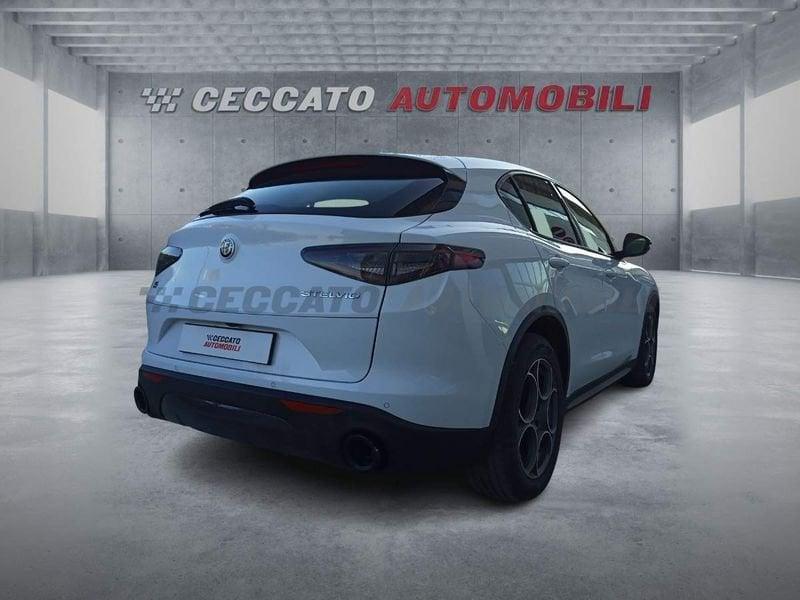 Alfa Romeo Stelvio 2023 2.2 t Sprint Q4 210cv auto