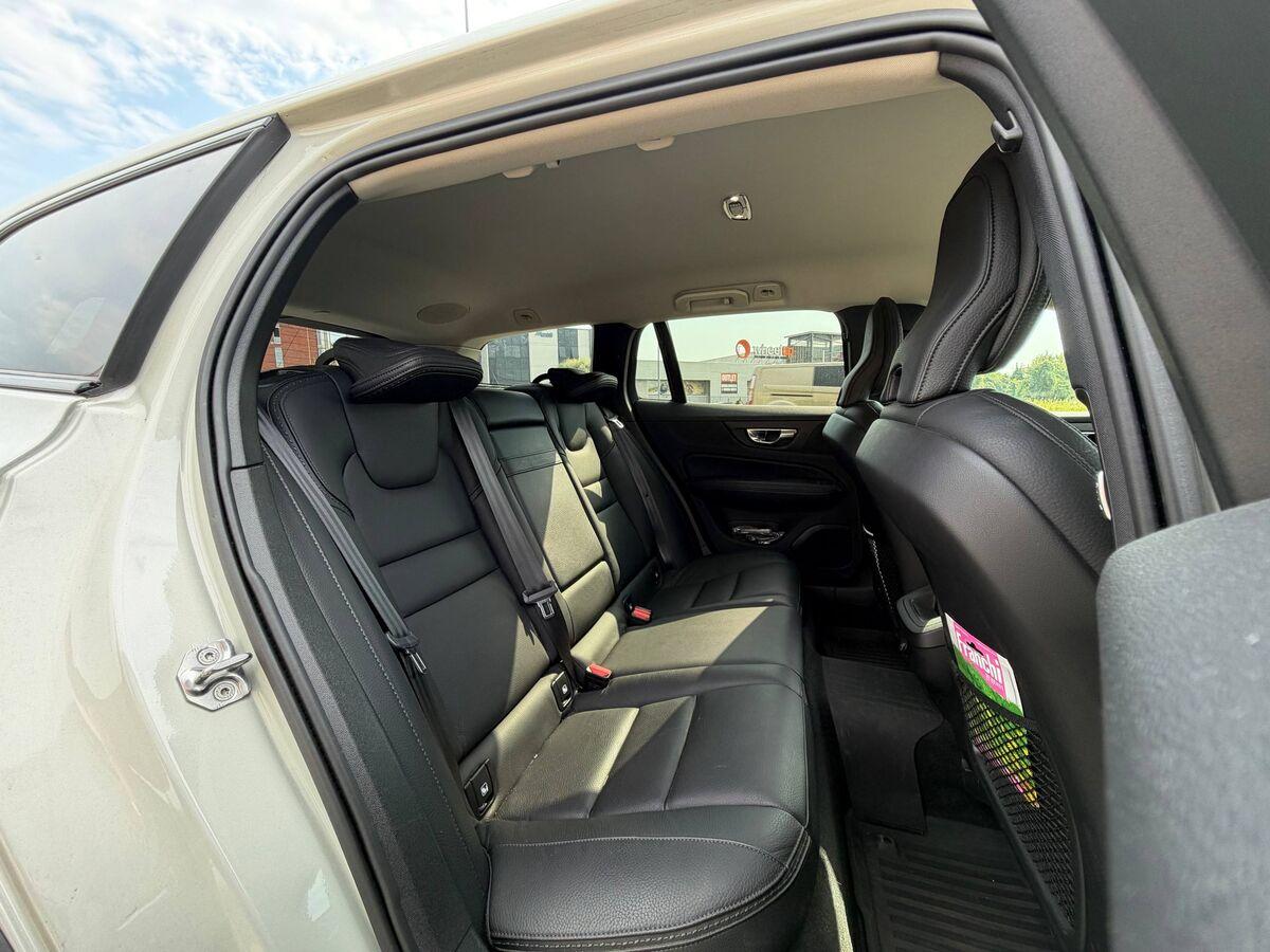 Volvo V60 2.0 b4 Business Pro awd auto