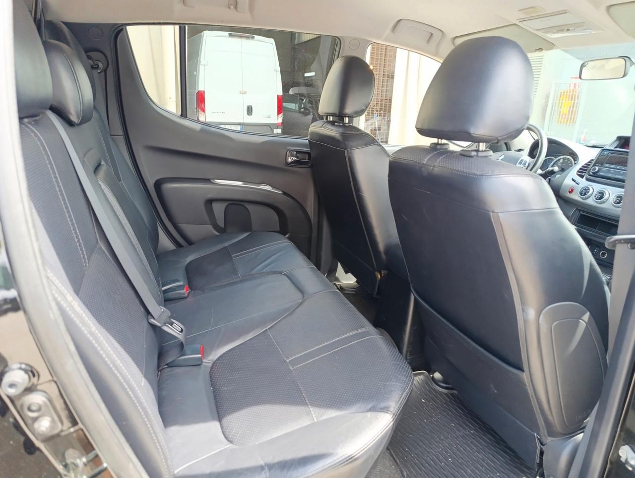 Mitsubishi L200 Double Cab L200 d.cab 2.5 di-d Intense Plus 178cv N1 E5