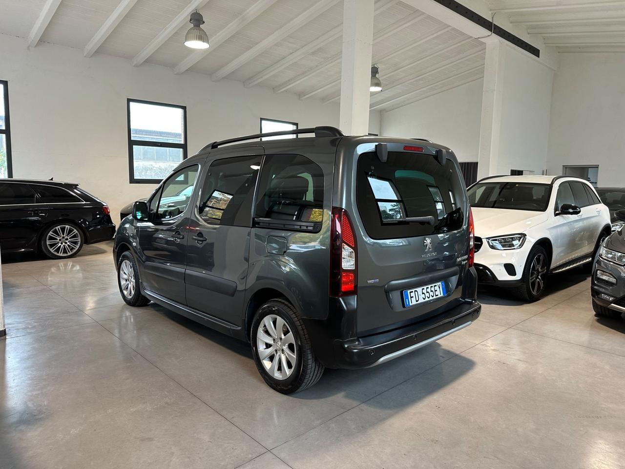 Peugeot Partner Tepee BlueHDi 100 Outdoor