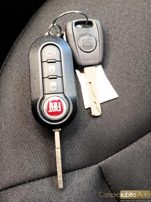 FIAT 500 1.0 Hybrid Red