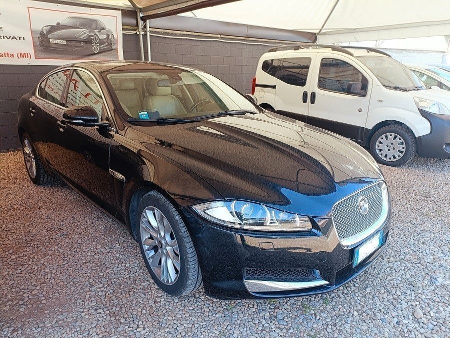 Jaguar XF 2.2 D 200 CV Luxury