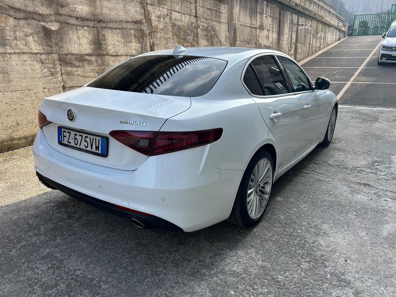 Alfa Romeo Giulia 2.2 Turbodiesel 180 CV AT8 Business Sport Launch Ed.