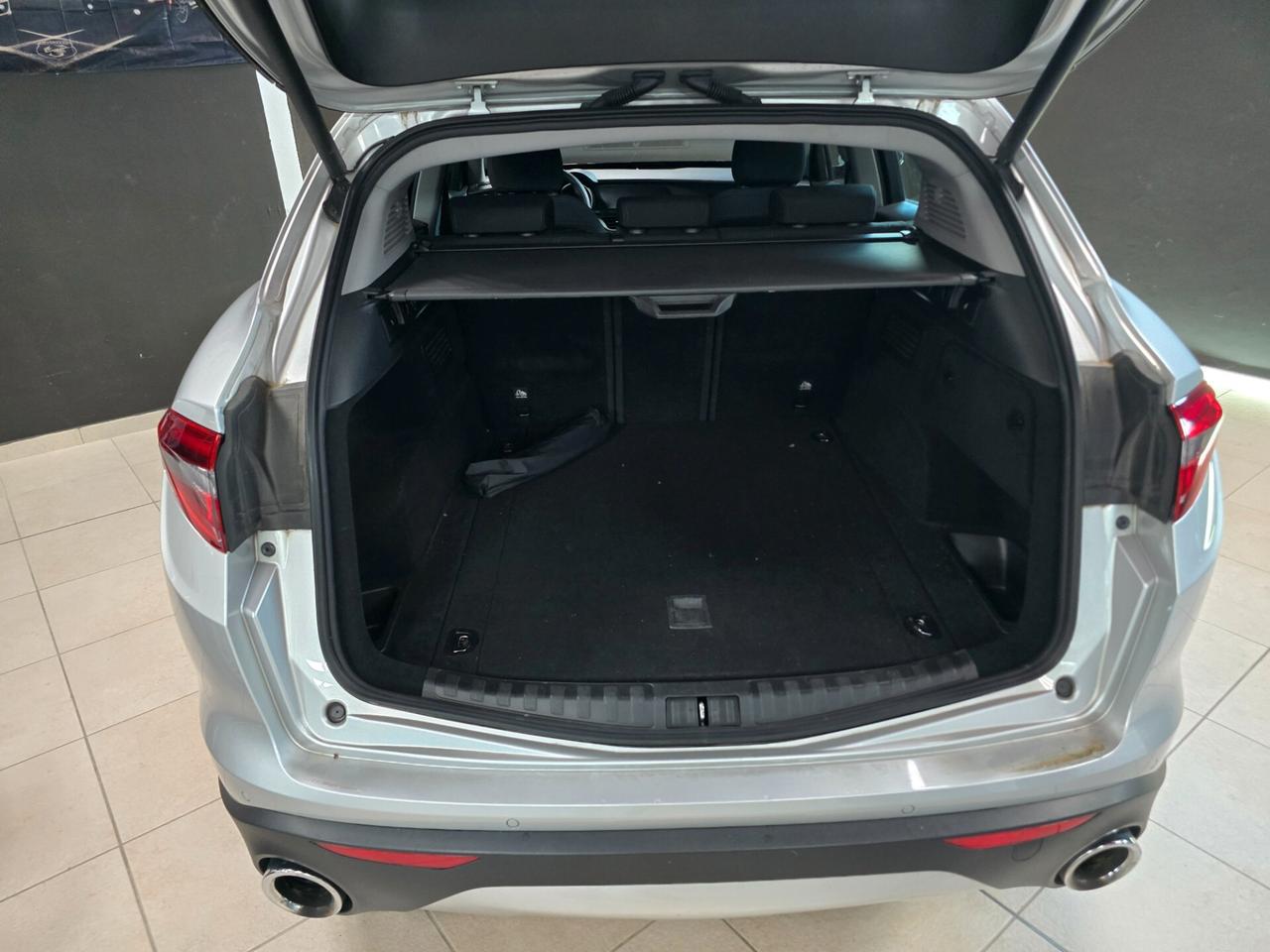 Alfa Romeo Stelvio 2.2 Turbodiesel 160 CV AT8 RWD Super