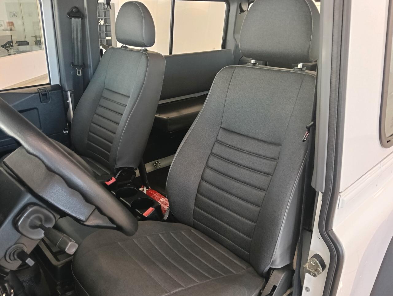 Land Rover Defender 90 2.2 TD4 Station Wagon base N1