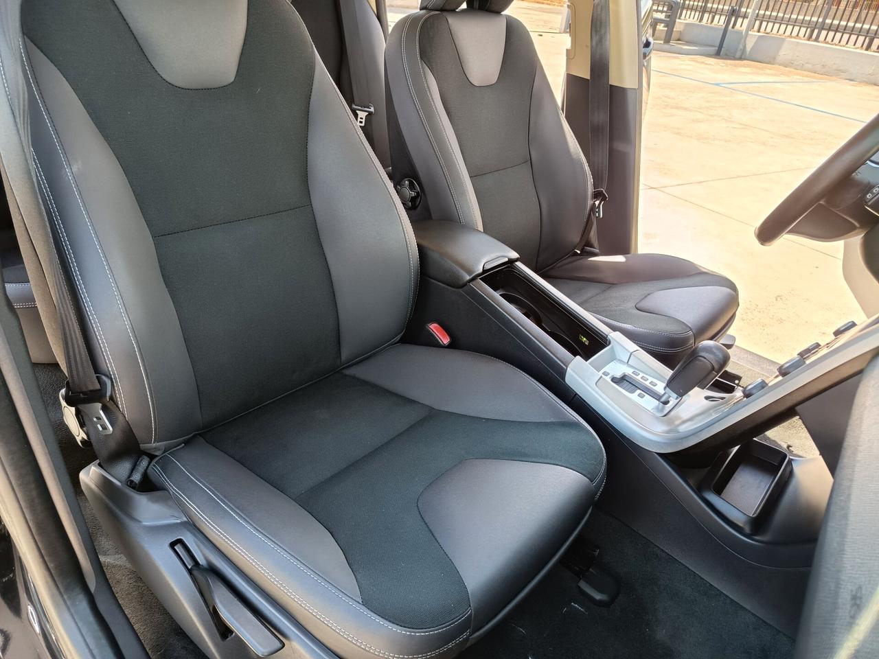 Volvo XC 60 XC60 D5 AWD Geartronic Kinetic