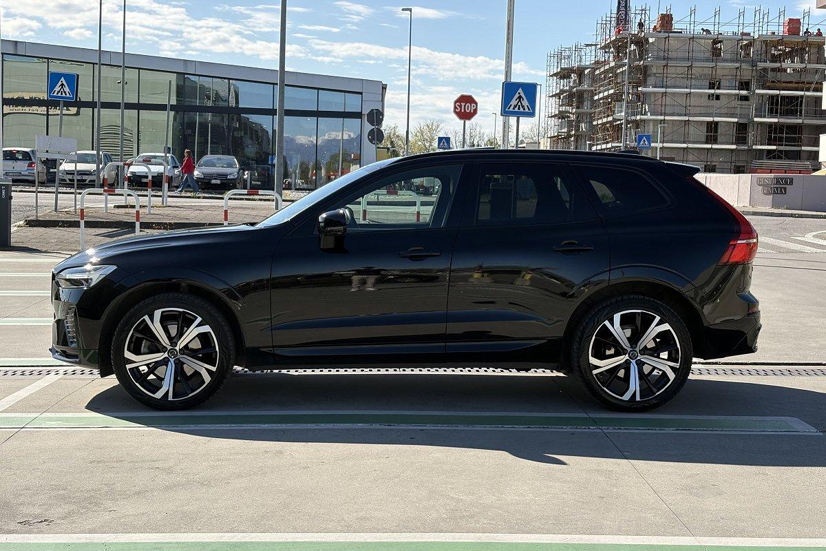 VOLVO XC60 B4 (d) AWD automatico Plus Dark N1