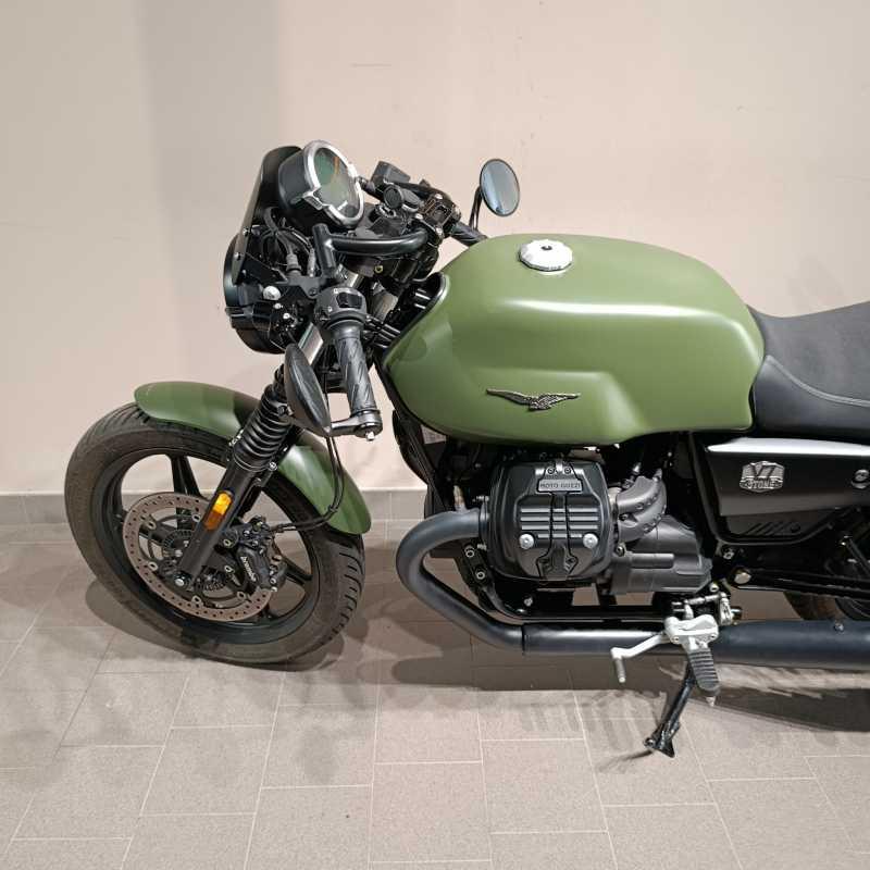 Moto Guzzi V7 Stone - 2024