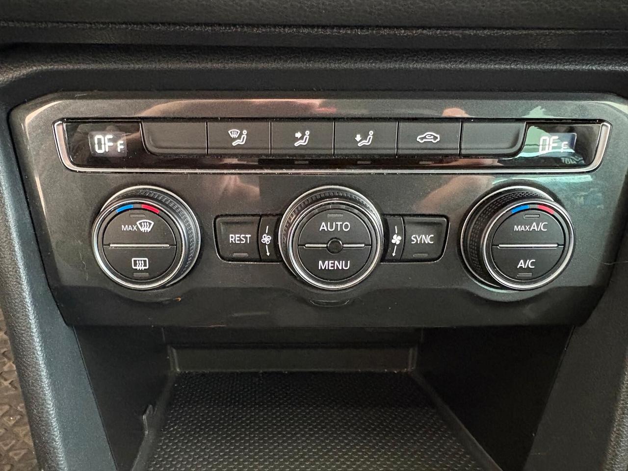 Volkswagen Tiguan - 1.6 TDI - R-LINE