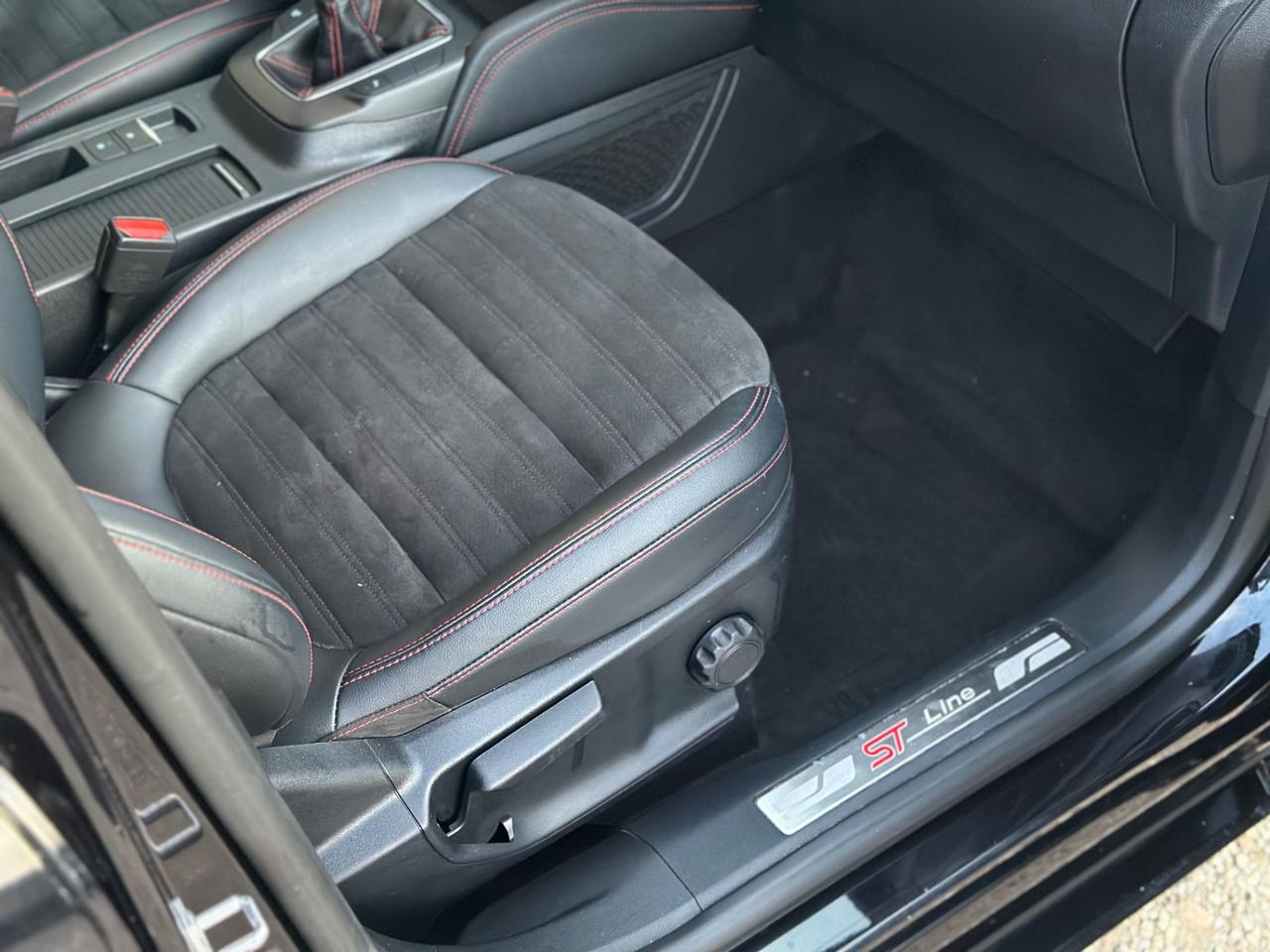 Ford Kuga 1.5 TDCI 120CV 2WD ST-Line X