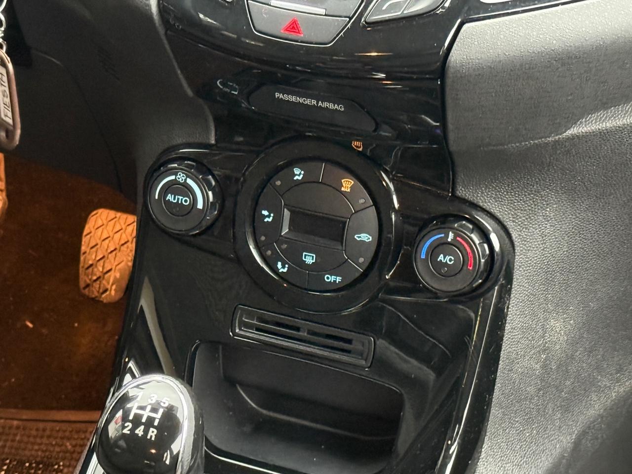 Ford Fiesta 1.4 5p. Bz.- GPL Titanium